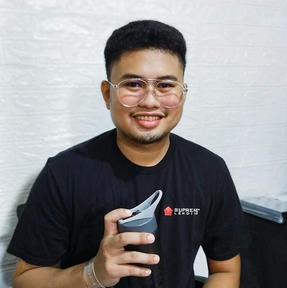 Vernaldjay Tamayo, co-founder of Prime Virtual Solutions, specializing in helping realtors and loan officers in Las Vegas, NV streamline processes and boost ROI through expert marketing and administrative services.